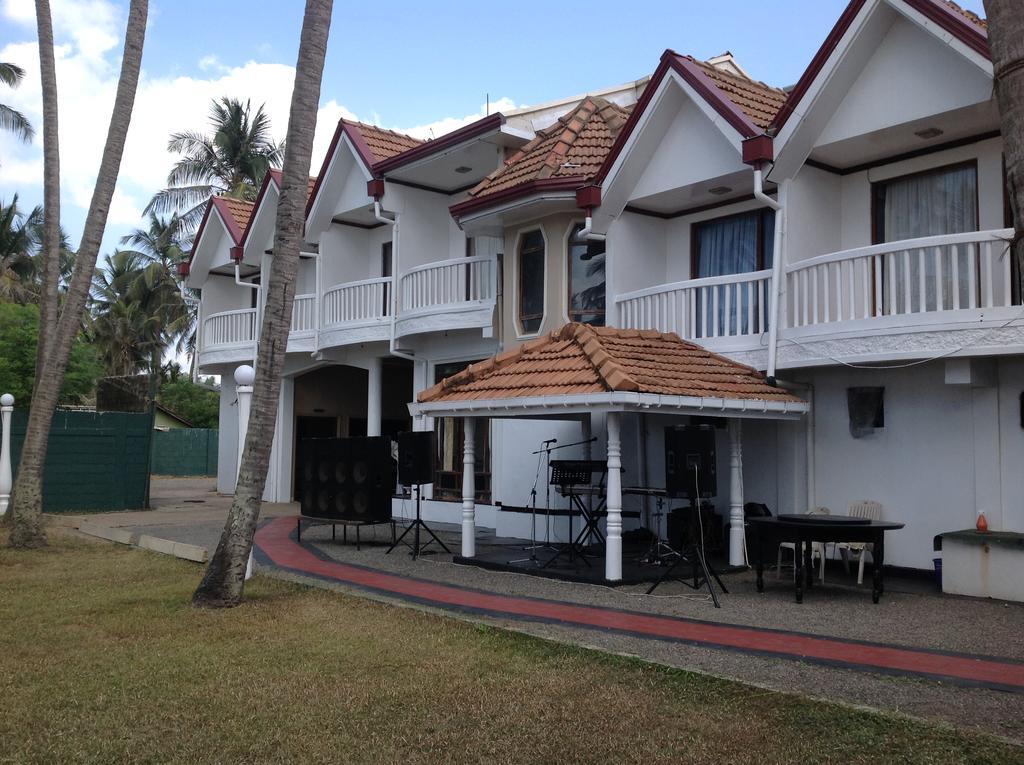 Ninnada Beach Hotel Marawila Kültér fotó