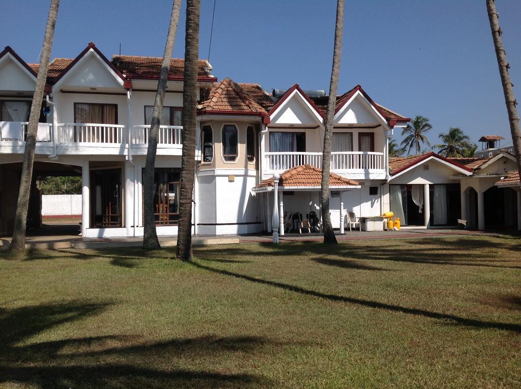 Ninnada Beach Hotel Marawila Kültér fotó