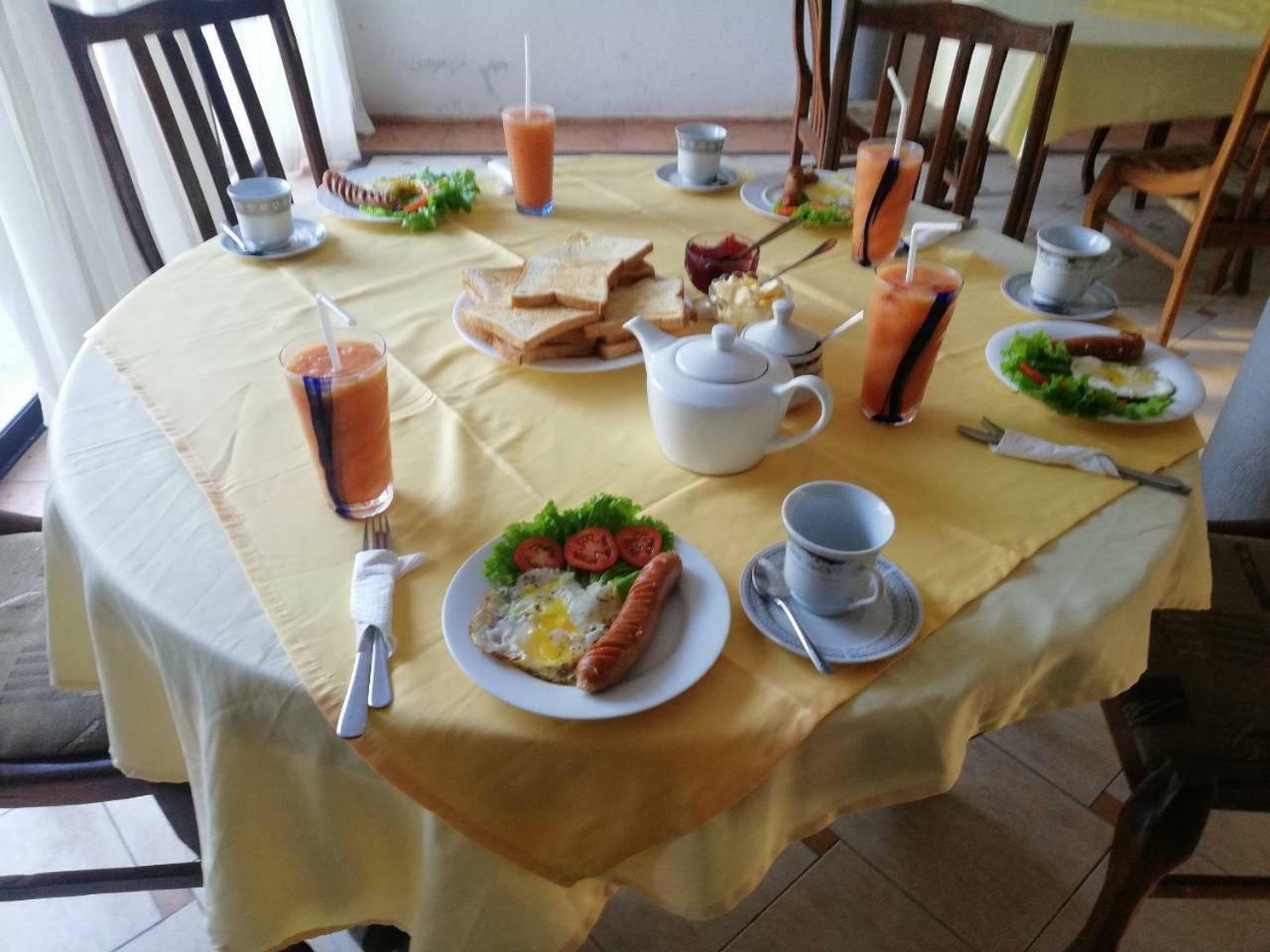 Ninnada Beach Hotel Marawila Kültér fotó